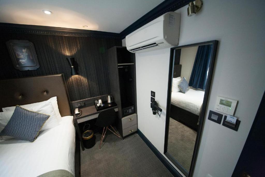 Single Room Private Bathroom
